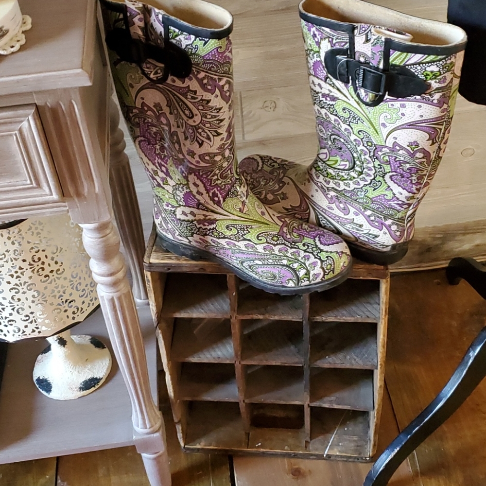 Boots - Picture 2 of 2